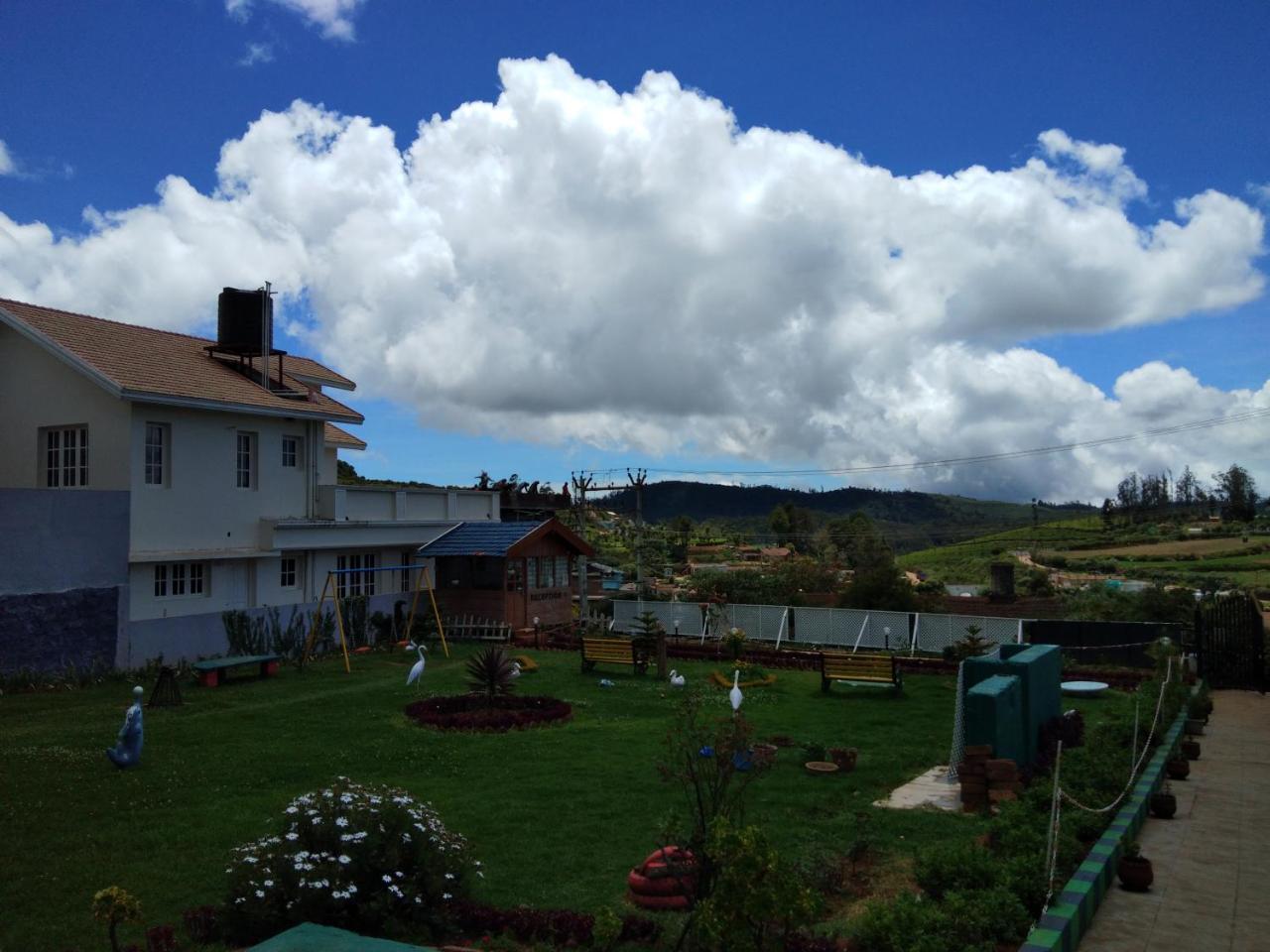 Drizzle Drop Inn Ooty Extérieur photo
